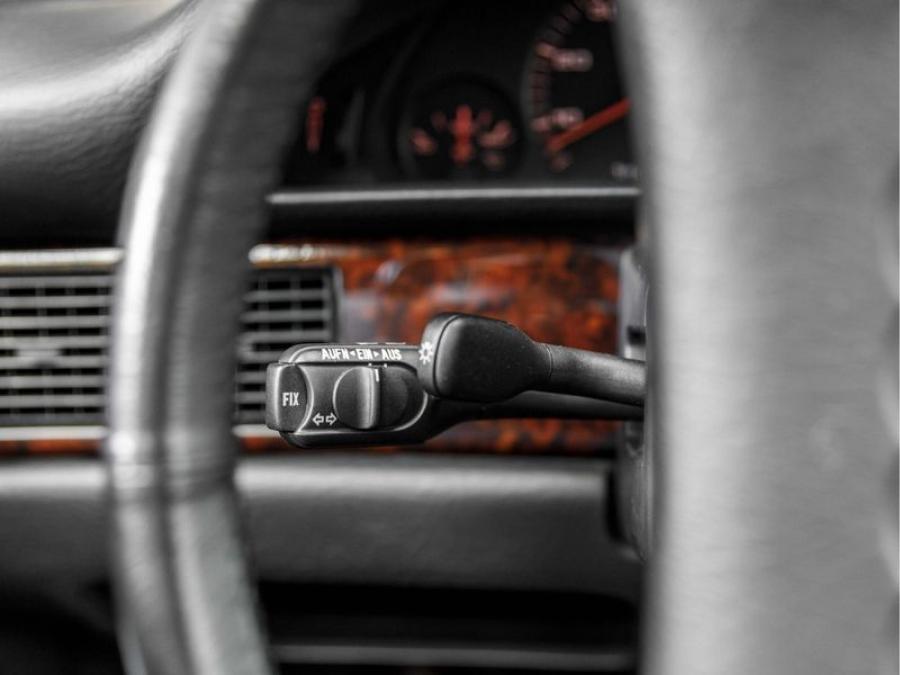 Детали интерьера Audi V8 1990 года  (EU) (фото 61 из 84)